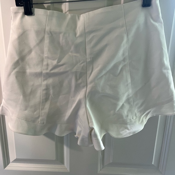 White ruffle shorts! - Picture 2 of 3